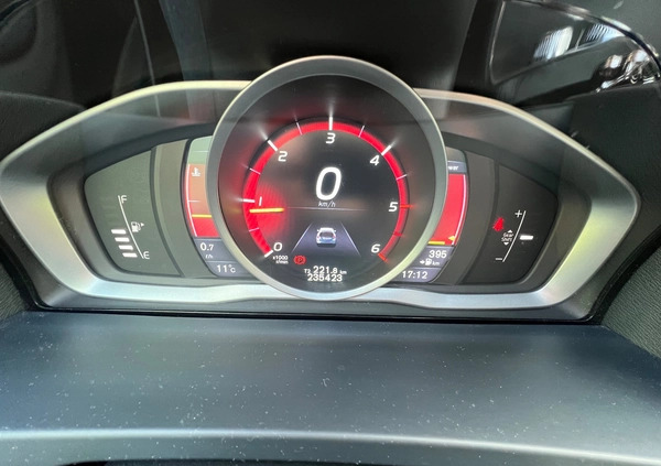 Volvo V60 cena 49900 przebieg: 235423, rok produkcji 2016 z Swarzędz małe 67